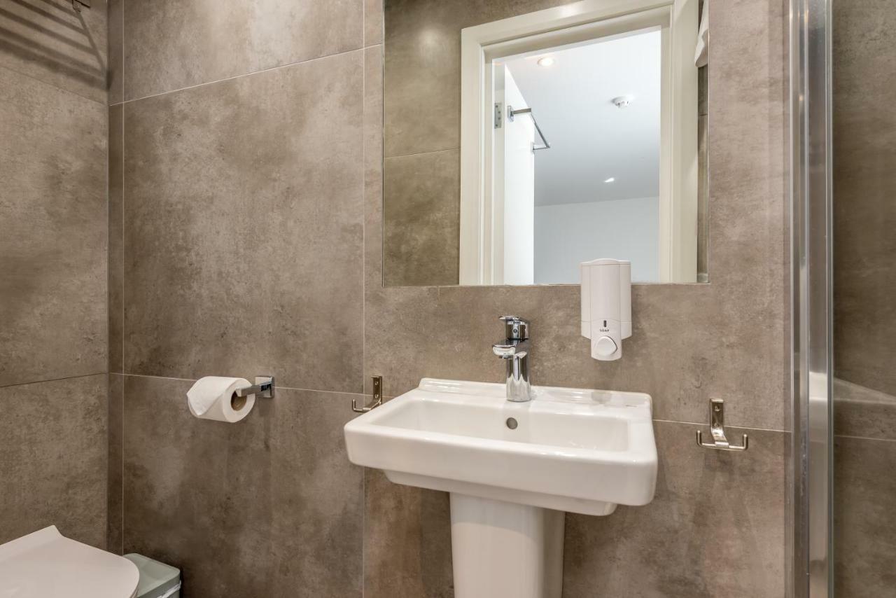 Queens Drive Hotel At Finsbury Park Londres Extérieur photo