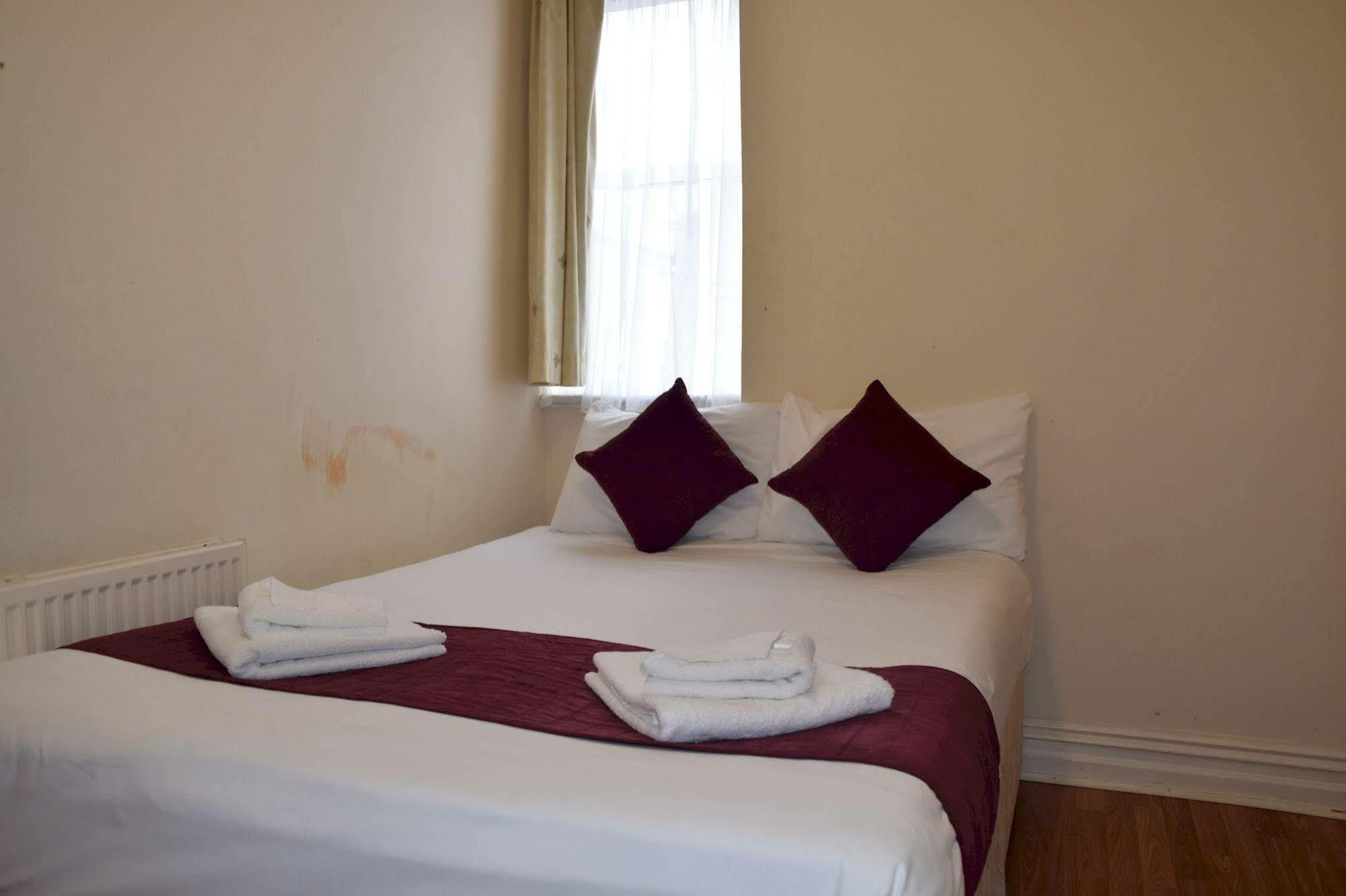 Queens Drive Hotel At Finsbury Park Londres Extérieur photo