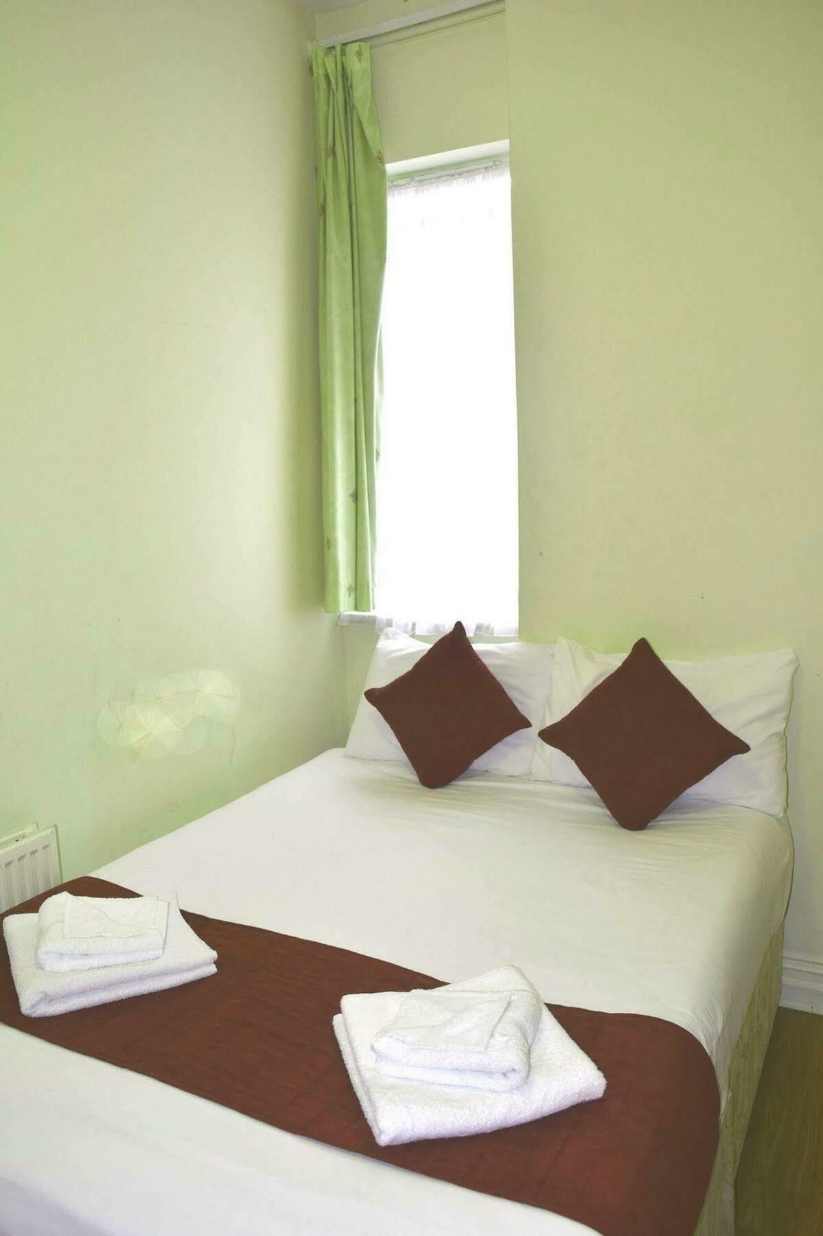 Queens Drive Hotel At Finsbury Park Londres Extérieur photo