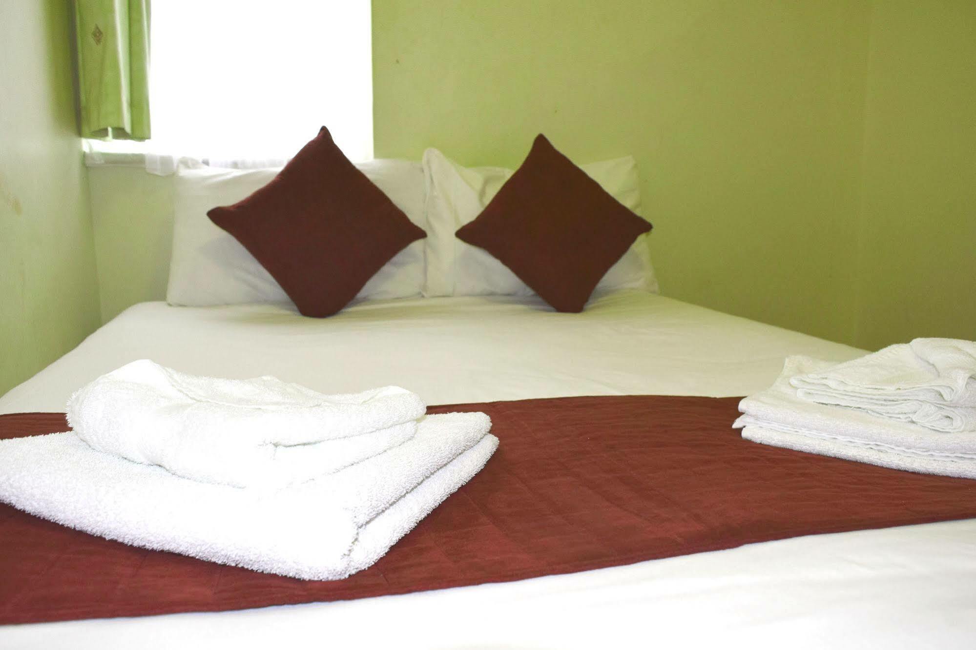 Queens Drive Hotel At Finsbury Park Londres Extérieur photo
